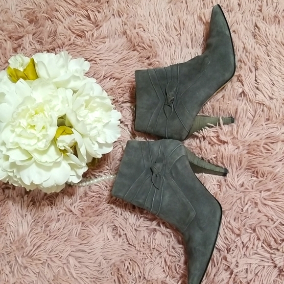 Sam & Libby (Philipa) Gray Suede Leather Ankle Heeled Boots Size 6 1/2 M - Picture 2 of 13